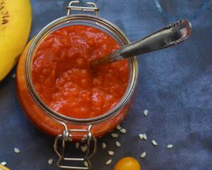 Añadimos la salsa de tomate