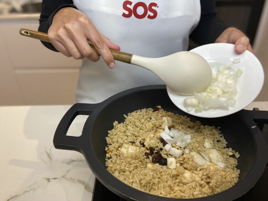 Salteado de arroz integral y pollo