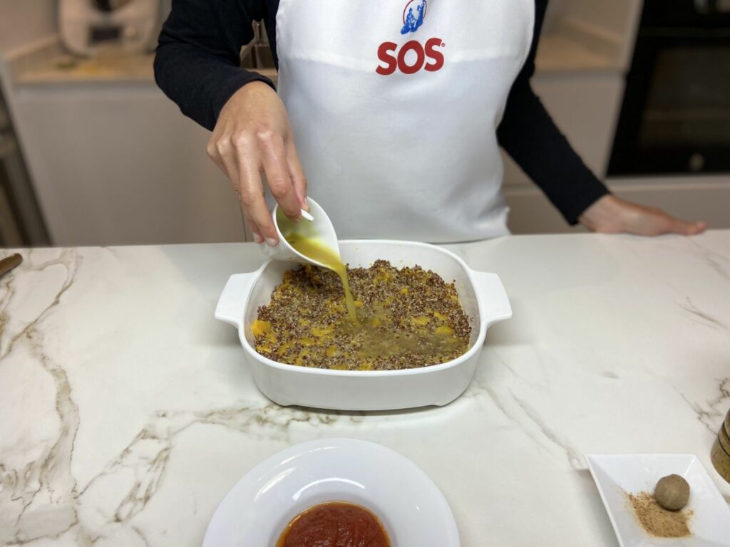 Mezclamos la quinoa roja junto a todos los demás ingredientes