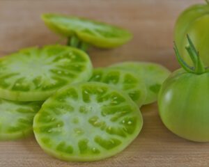 tomates kumako verdes en rodajas