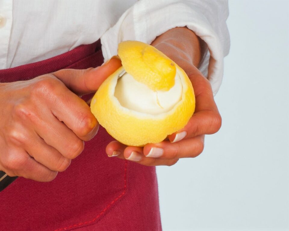 Añadimos la corteza de limón