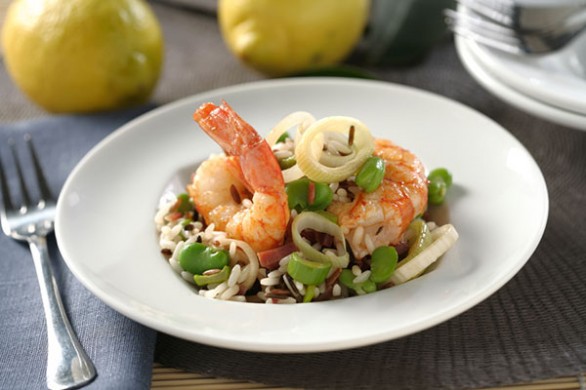 Foto de Ensalada de arroz con gambones, habitas y jamón