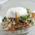 Ensalada de arroz, aguacate y salmón