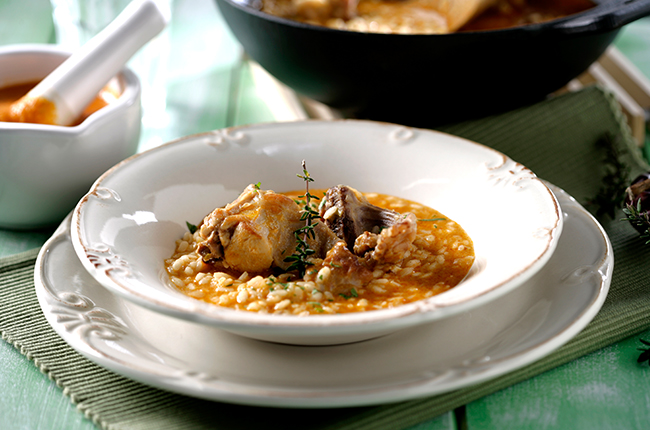 Arroz meloso con conejo y salsa romesco
