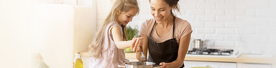 madre-hija-cocina