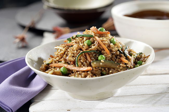 Foto de Salteado de arroz integral, quinoa, hinojo y zanahoria