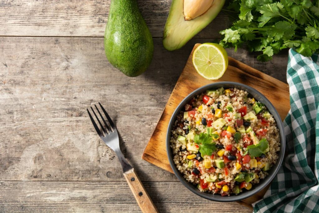 Salteado de quinoa con verduras y salsa de soja 