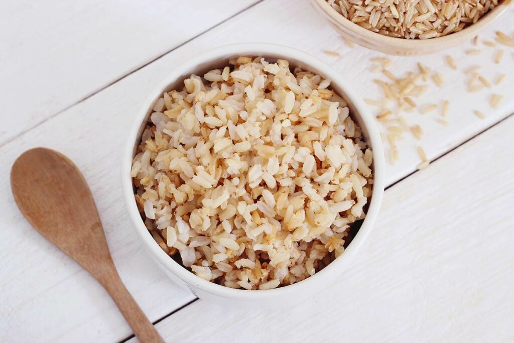 Cómo mantener los beneficios del arroz integral cocido