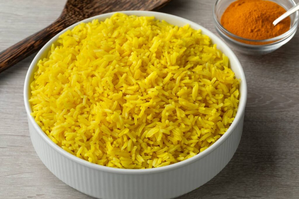 Soñar con arroz amarillo