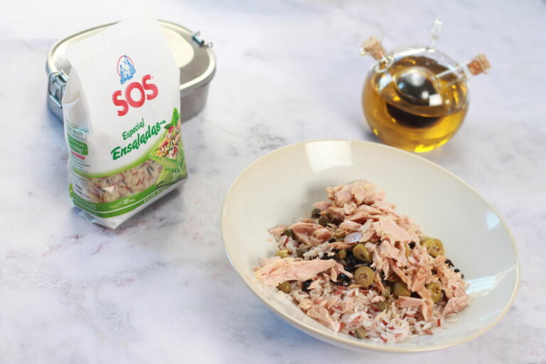 Ensalada de arroz y atún