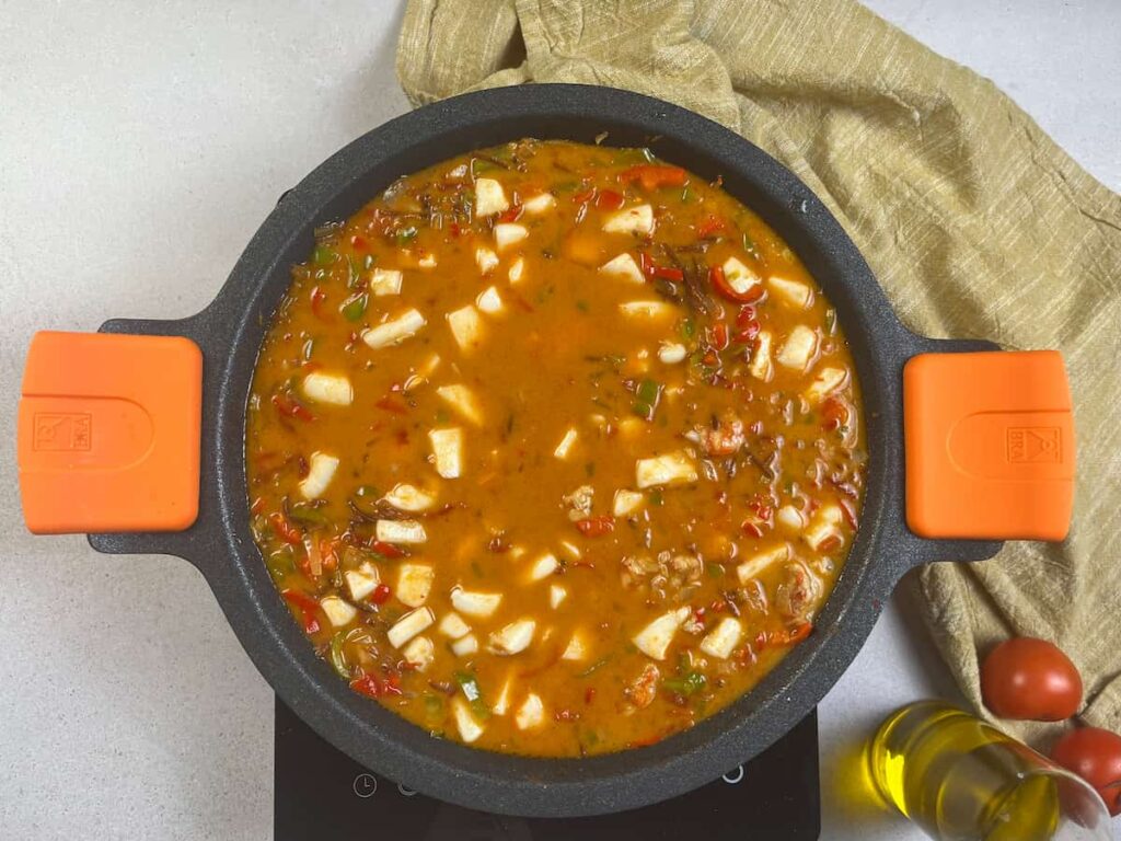 Receta Fideuá con marisco. Paso 5: Añade el fumet