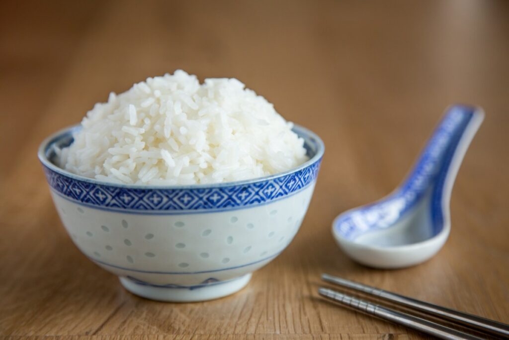 Bol de arroz blanco para la dieta