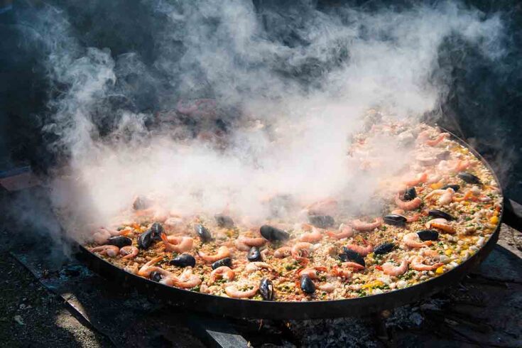 cuándo añadir azafrán en paella