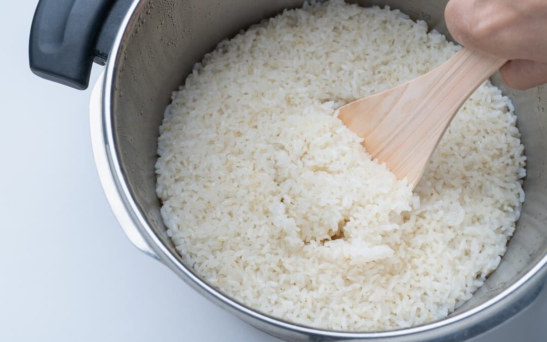 Cómo hacer arroz blanco en olla rápida: guía paso a paso