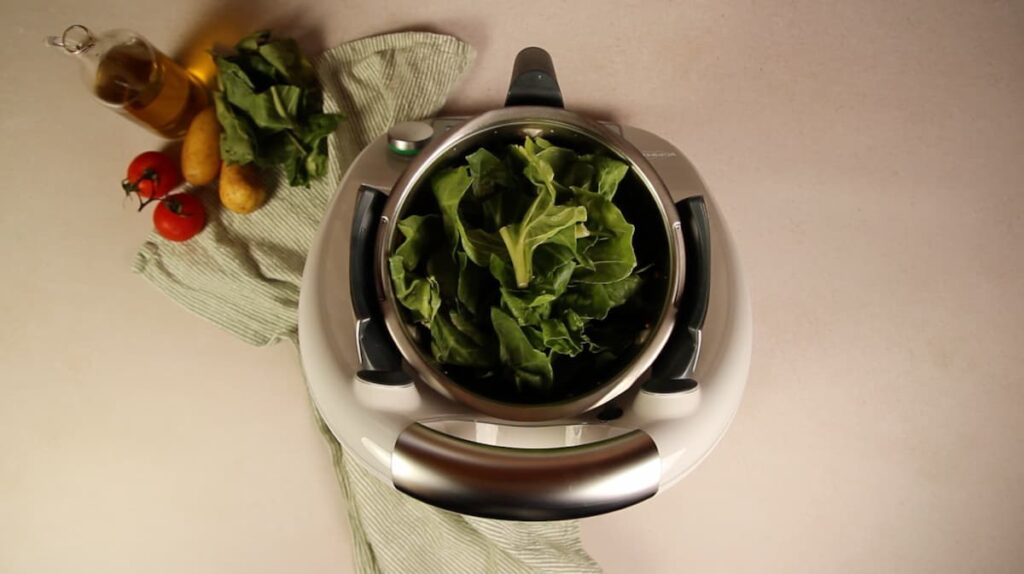 Receta Arroz con acelgas en Thermomix. Paso 2: Rehogar las verduras