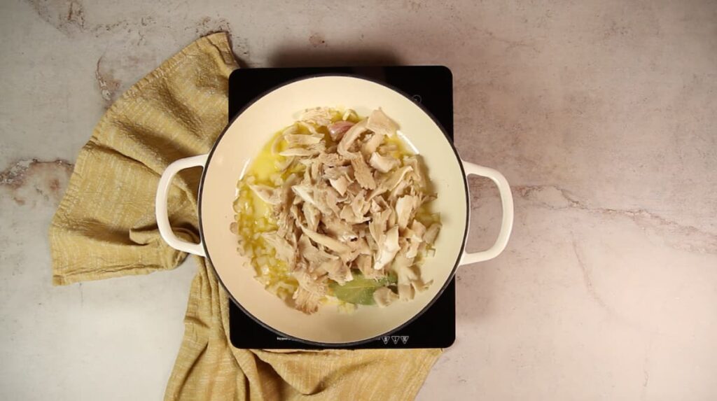 Risotto con trufa negra. Paso 2: rehogar las verduras