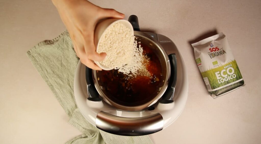 Receta Arroz con acelgas en Thermomix. Paso 4: añadir el arroz