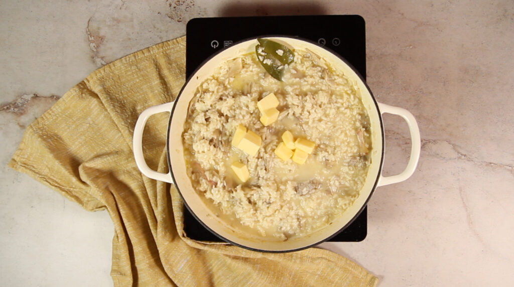 Risotto con trufa negra. Paso 5: añadir la mantequilla