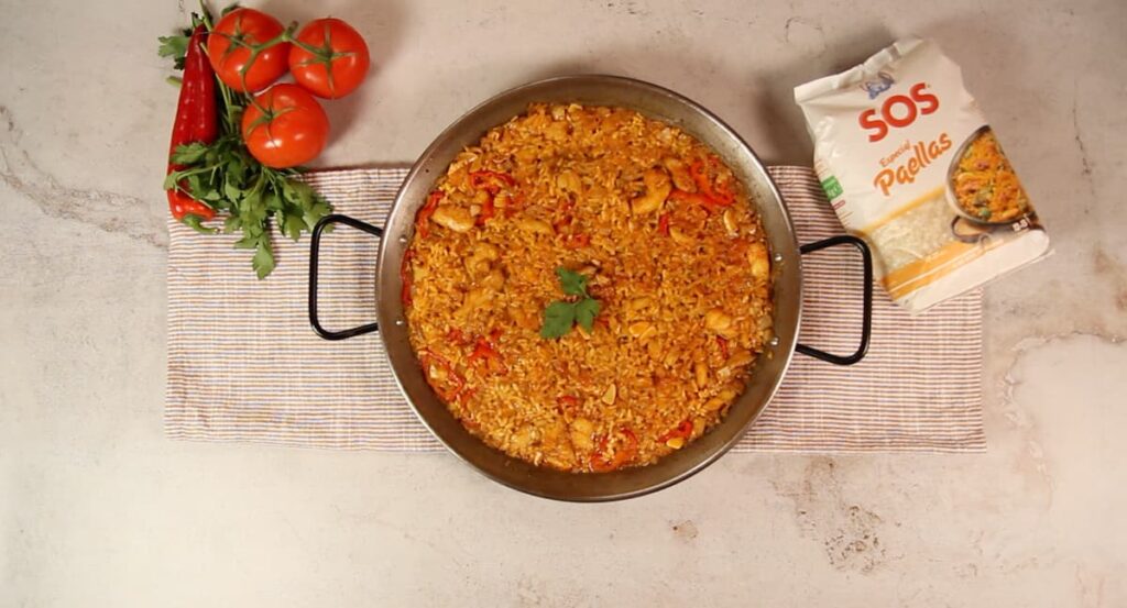 Receta Paella con bacalao. Paso 6: dejar reposar y servir