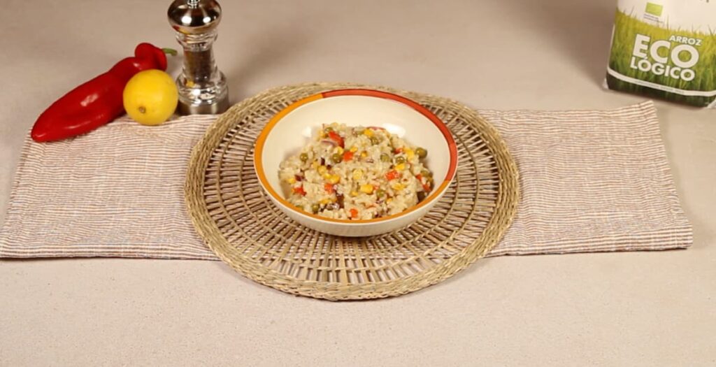 Arroz con vegetales. Paso 5: Decorar