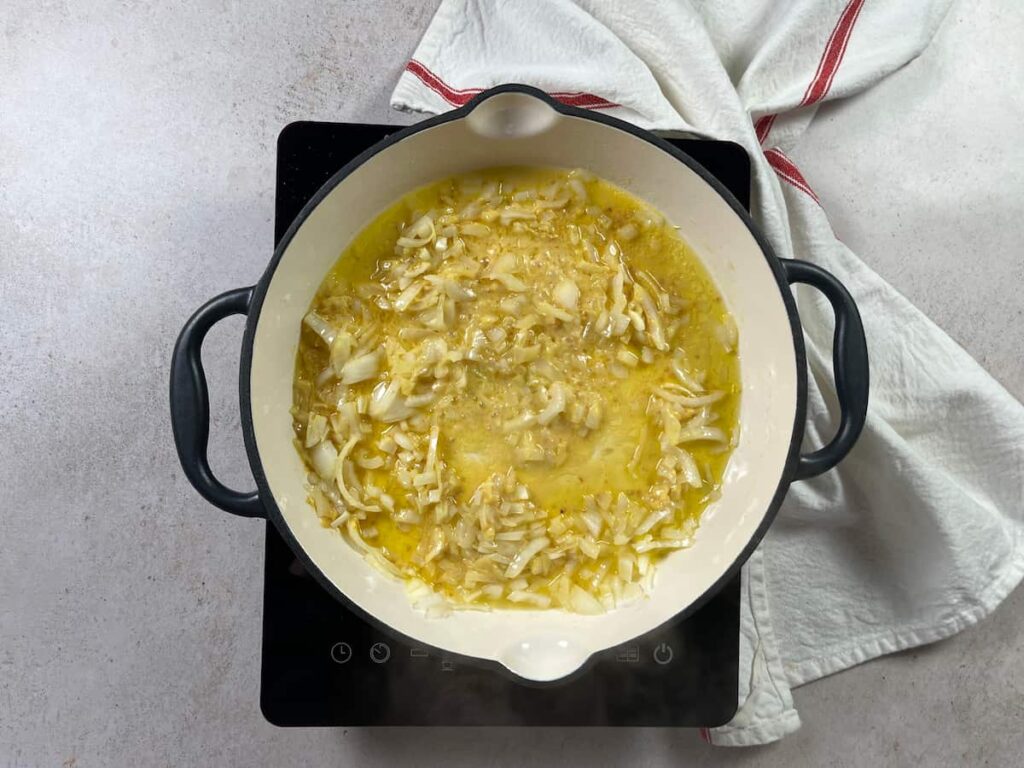 Receta Arroz con mostaza. Paso 2: añadir la mostaza y el caldo