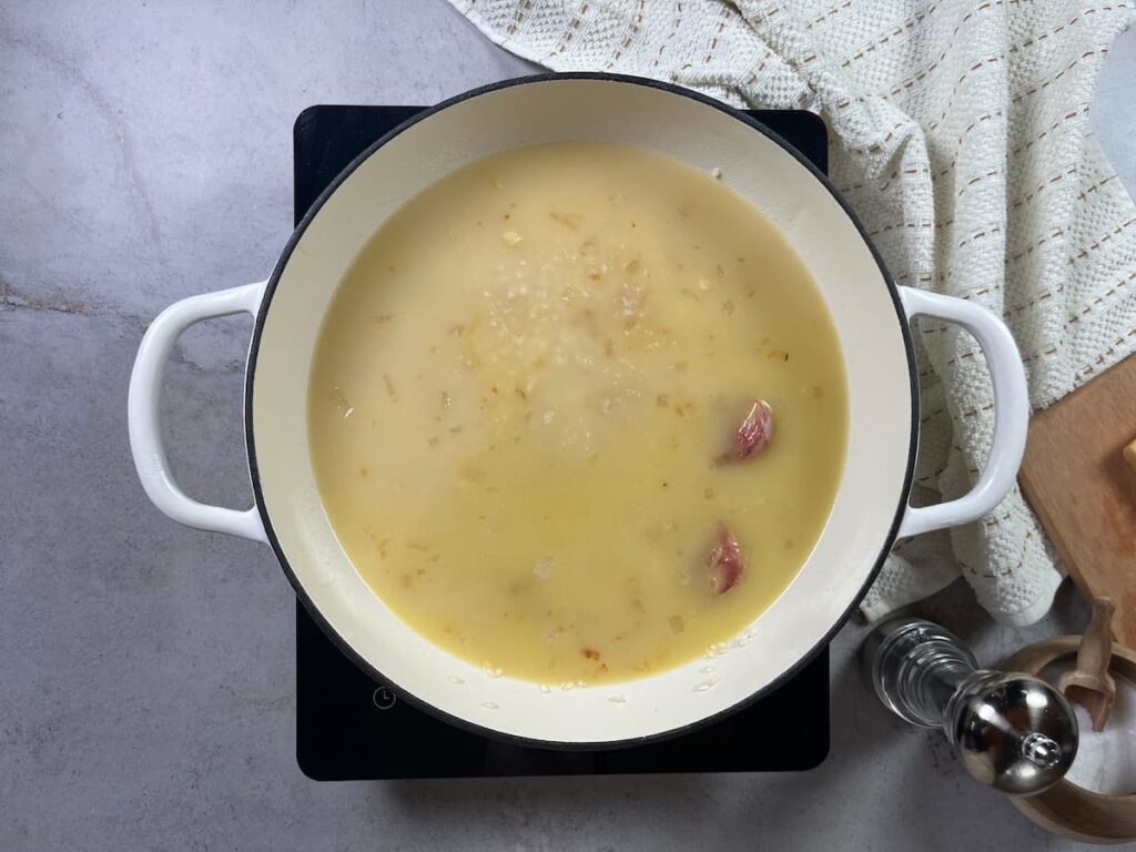 Risotto con Arroz Bomba. Paso 5: añadir el caldo