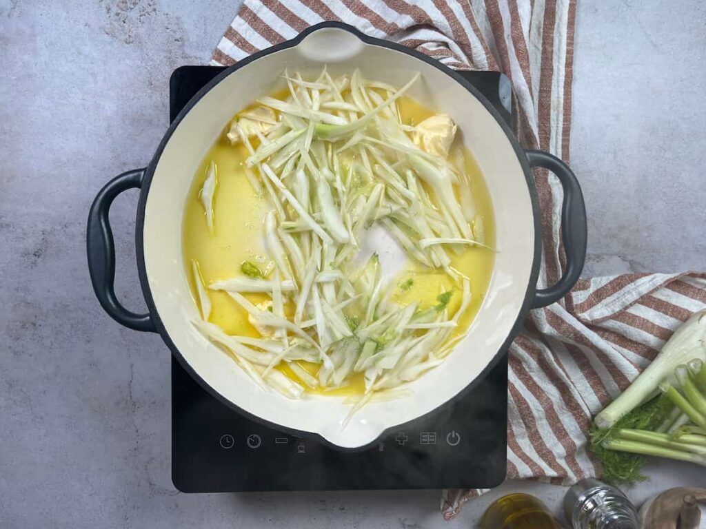 Receta Arroz con hinojos. Paso 2: rehogar los hinojos