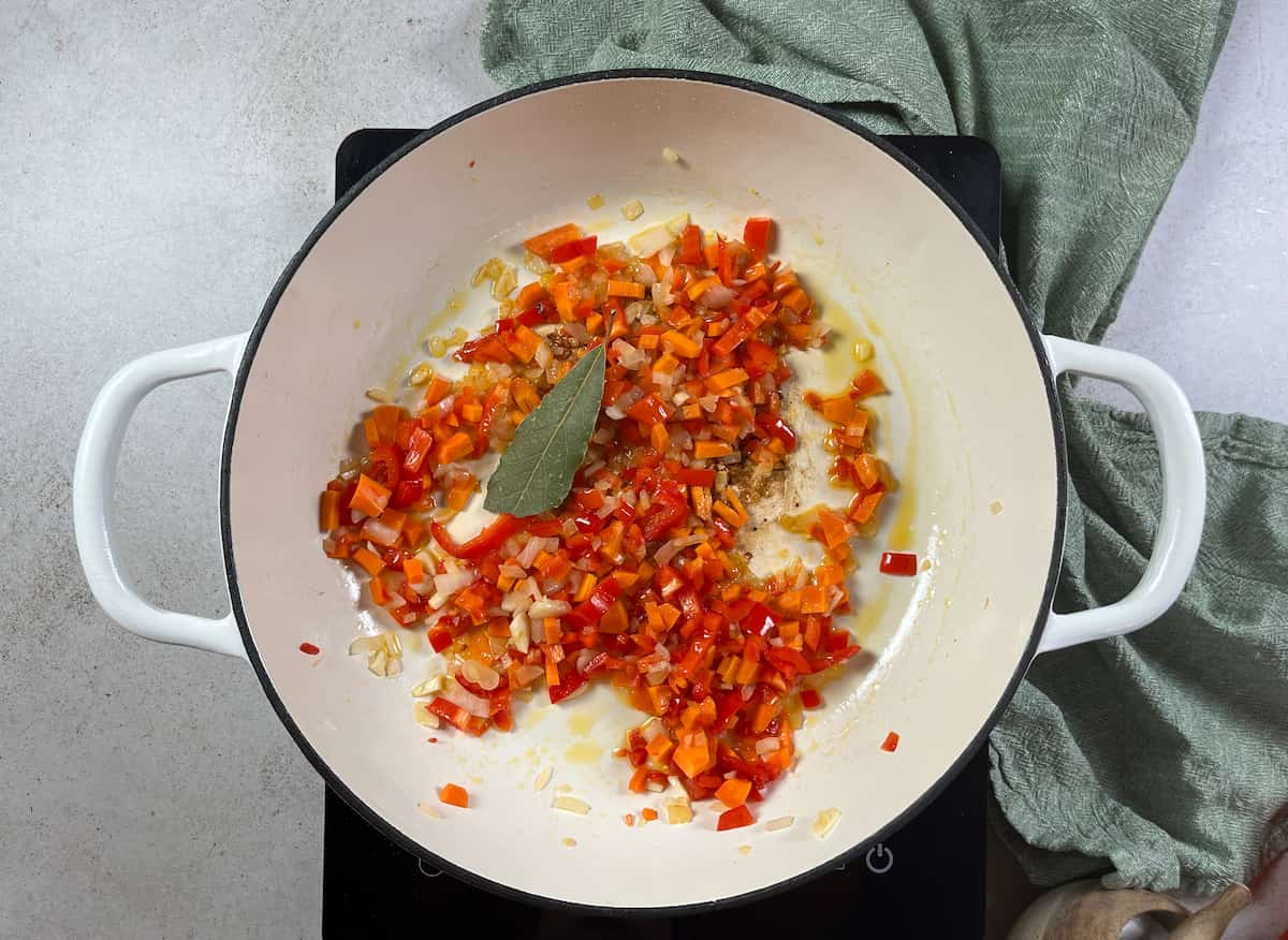 Arroz guisado con carne: Receta fácil y sabrosa