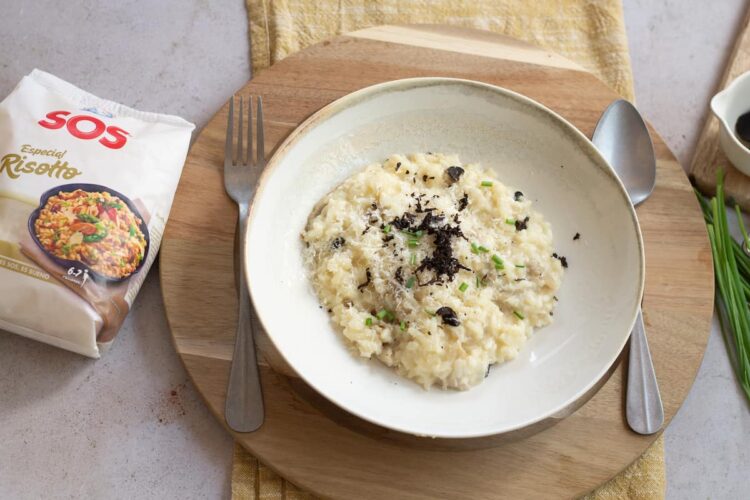 Foto de Delicioso risotto con trufa negra: una receta gourmet para impresionar