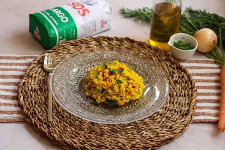 Foto de Arroz con Cúrcuma: Receta Colorida y Llena de Sabor