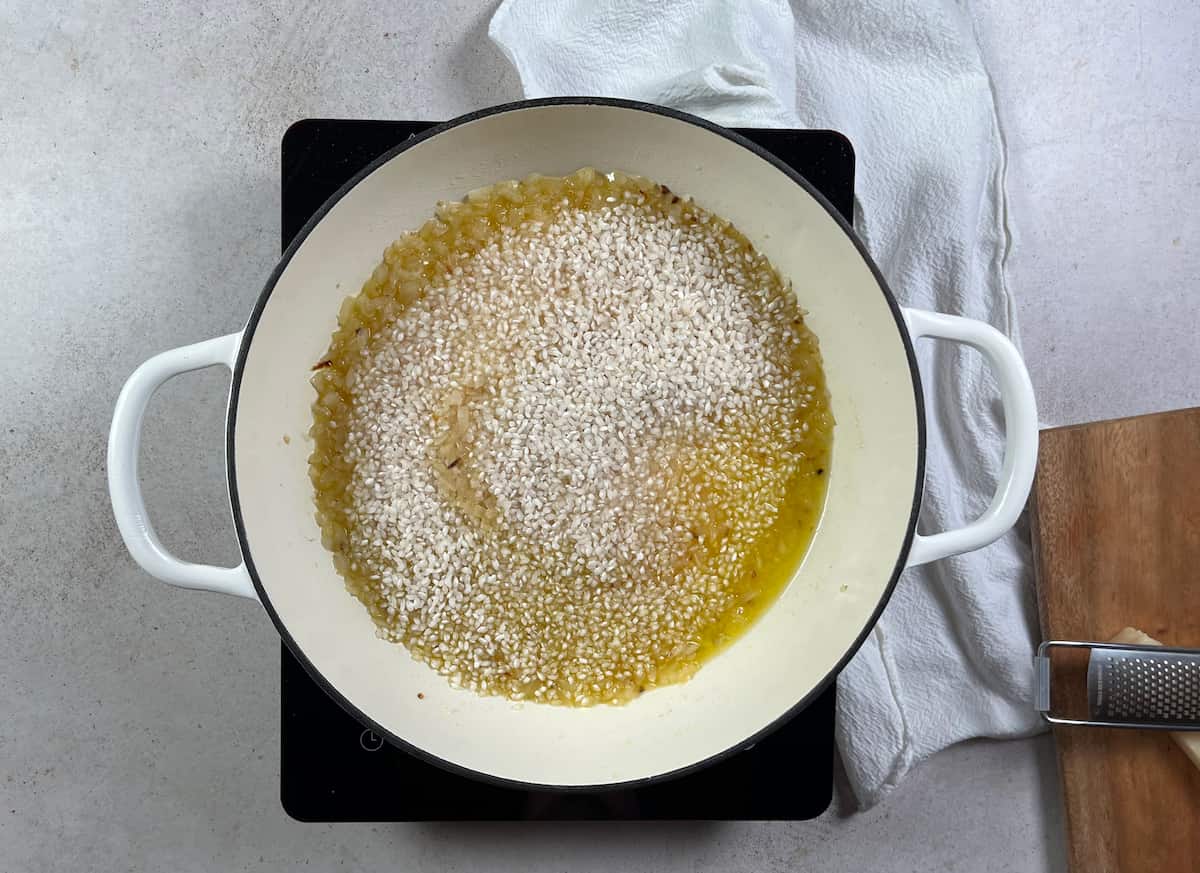 Risotto con Arroz Bomba: Receta Exquisita y Cremosa para Disfrutar en Casa
