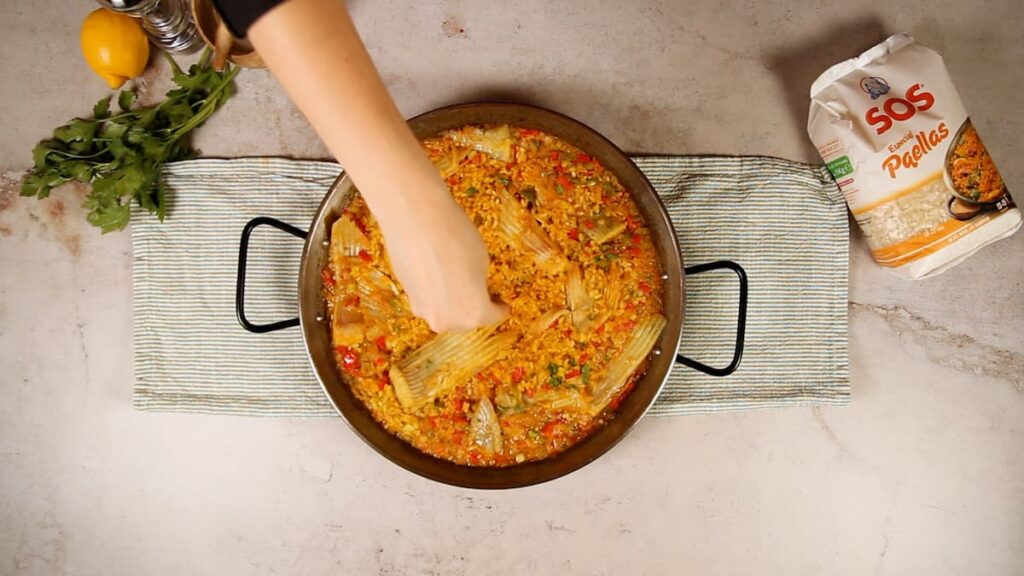 Paella de raya. Paso 6: Reposar