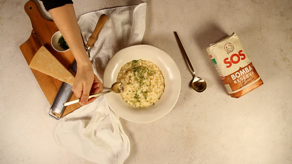 Risotto con Arroz Bomba: Receta Exquisita y Cremosa para Disfrutar en Casa