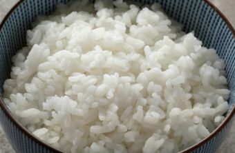 ¿El arroz se hace con agua fría o hervida? Descubre el método correcto