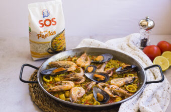 Paella con pollo y marisco