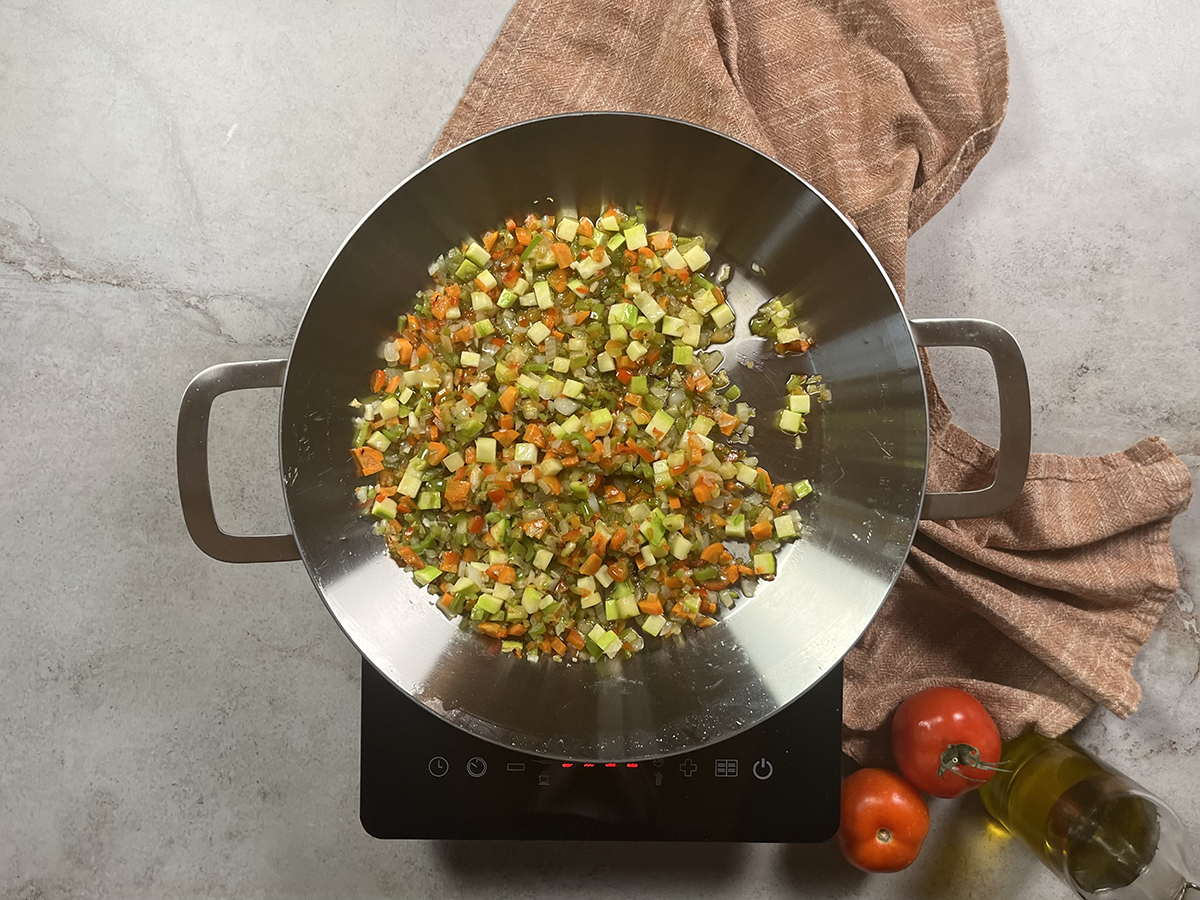 Fideuá con verduras: una receta llena de sabor y salud