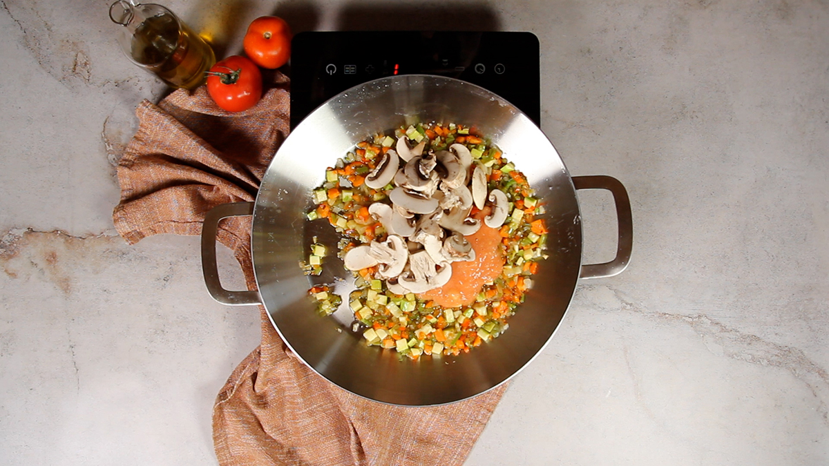 Fideuá con verduras: una receta llena de sabor y salud