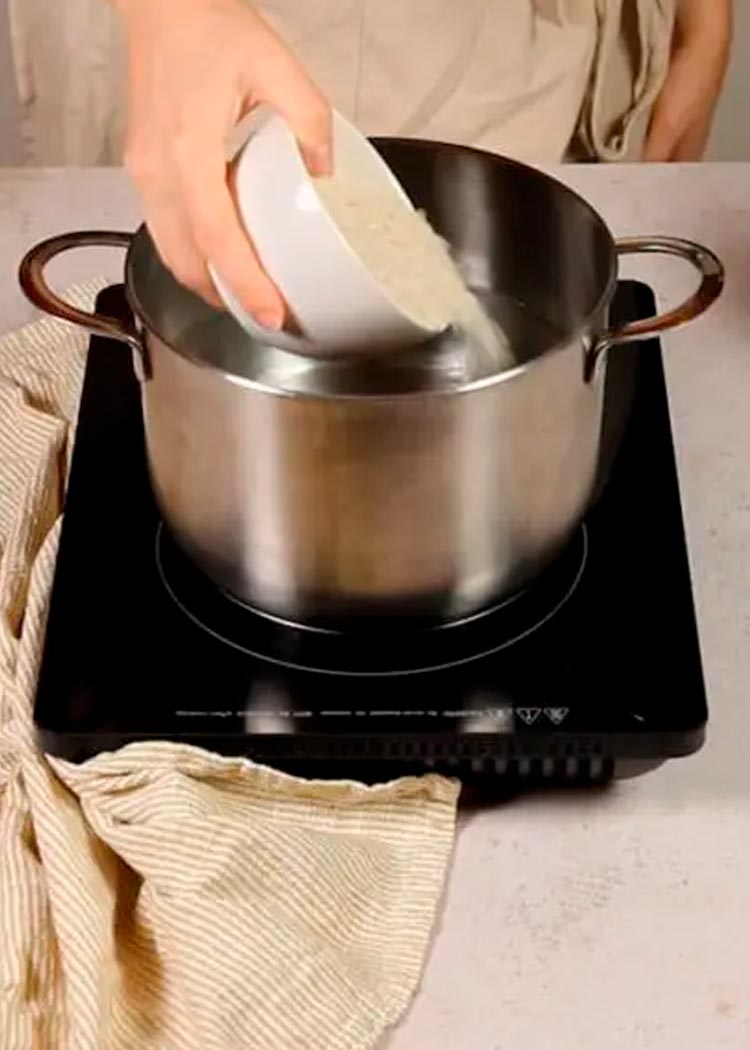 Cocer arroz para arroz chaufa
