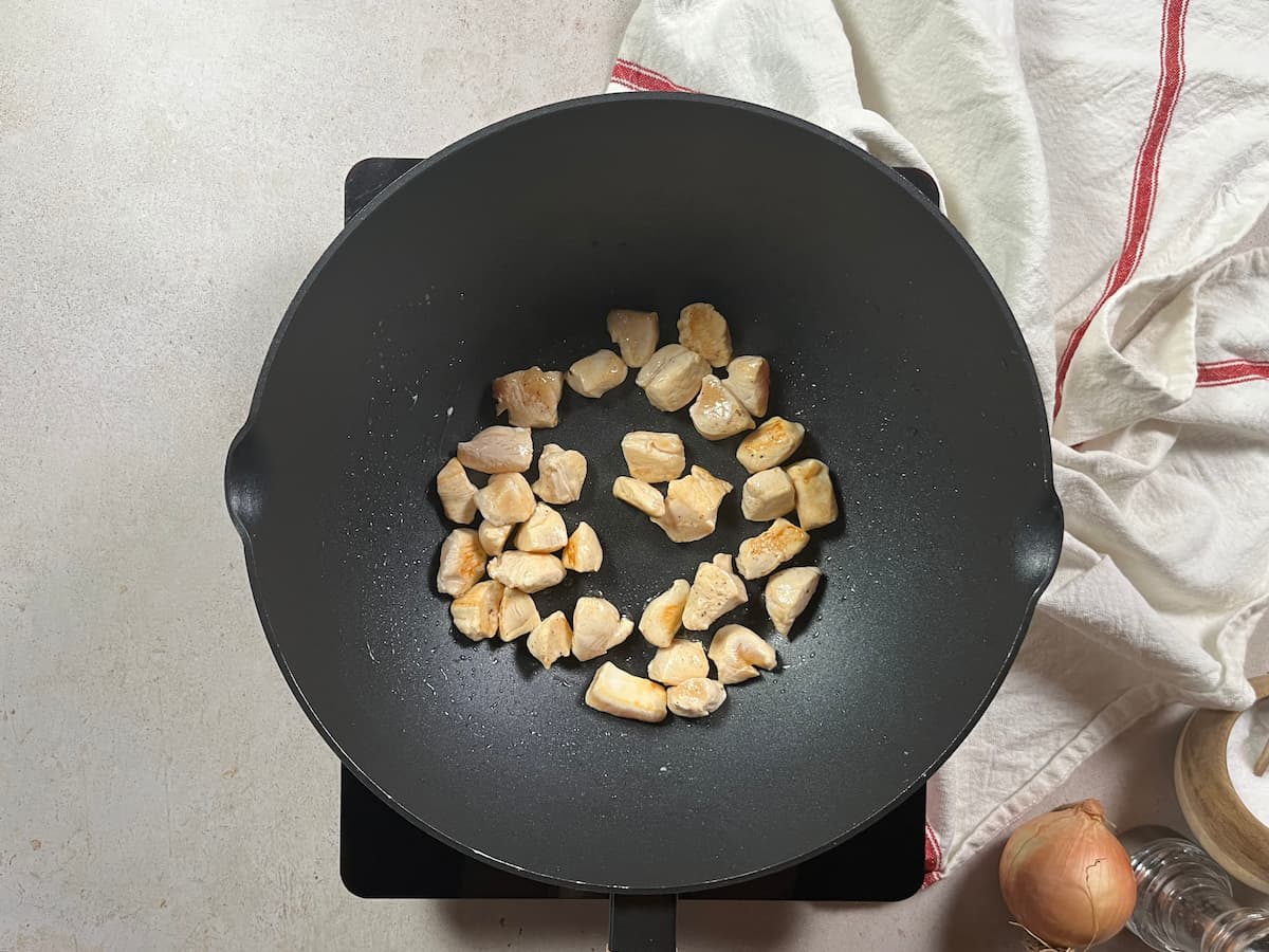 Arroz frito chino con pollo: receta fácil y sabrosa