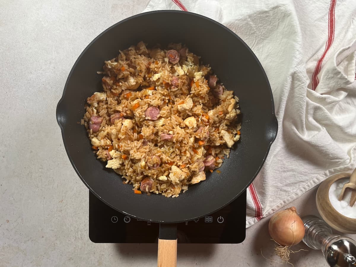 Arroz frito chino con pollo: receta fácil y sabrosa