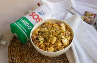 Arroz frito chino con pollo