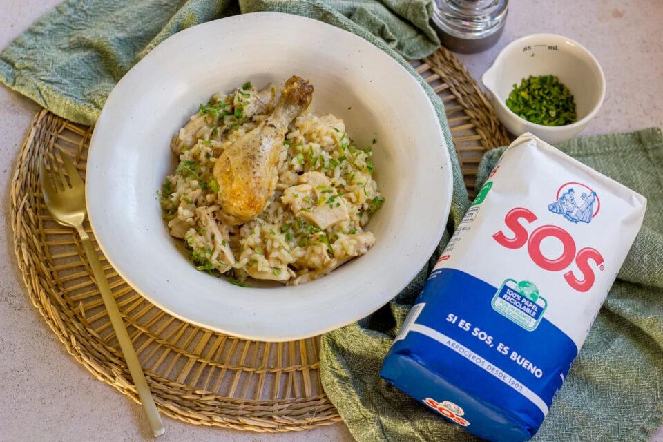 Receta de pollo asado con arroz: ¡Delicioso y fácil de preparar!