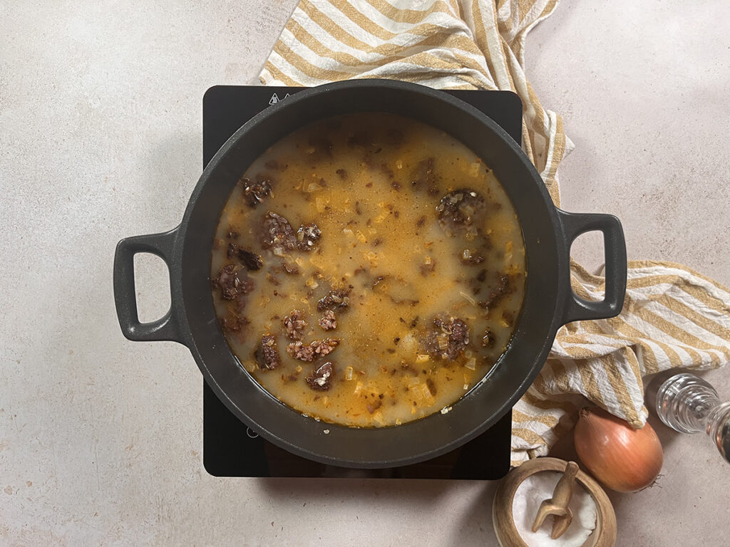 arroz cremoso con morcilla de burgos-caldo