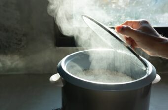 ¿Cómo hacer arroz sin que se pegue?: Consejos de Cocina