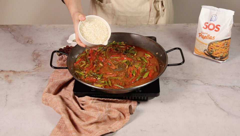 Agregar el arroz a la elaboración