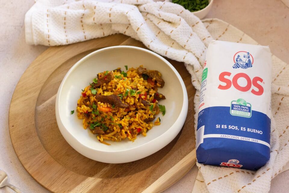 Sabroso arroz con ternera a la manera de casa