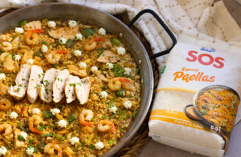 Arroz con pavo, gambas y alioli