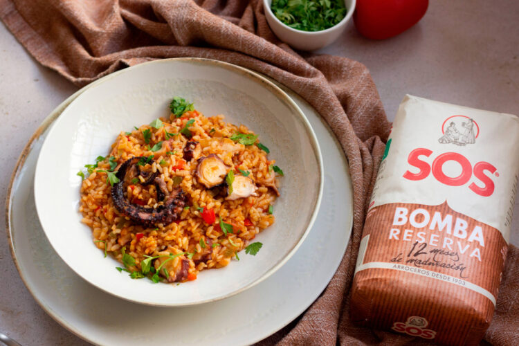 Foto de Arroz con pulpo: Receta tradicional y consejos para un sabor inigualable