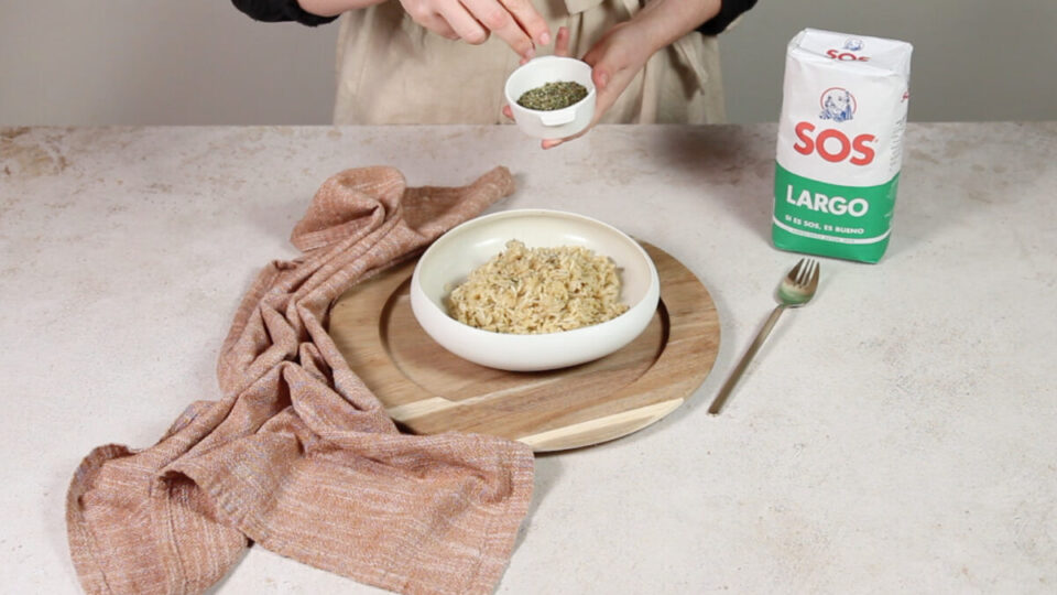 Decora con orégano para emplatar