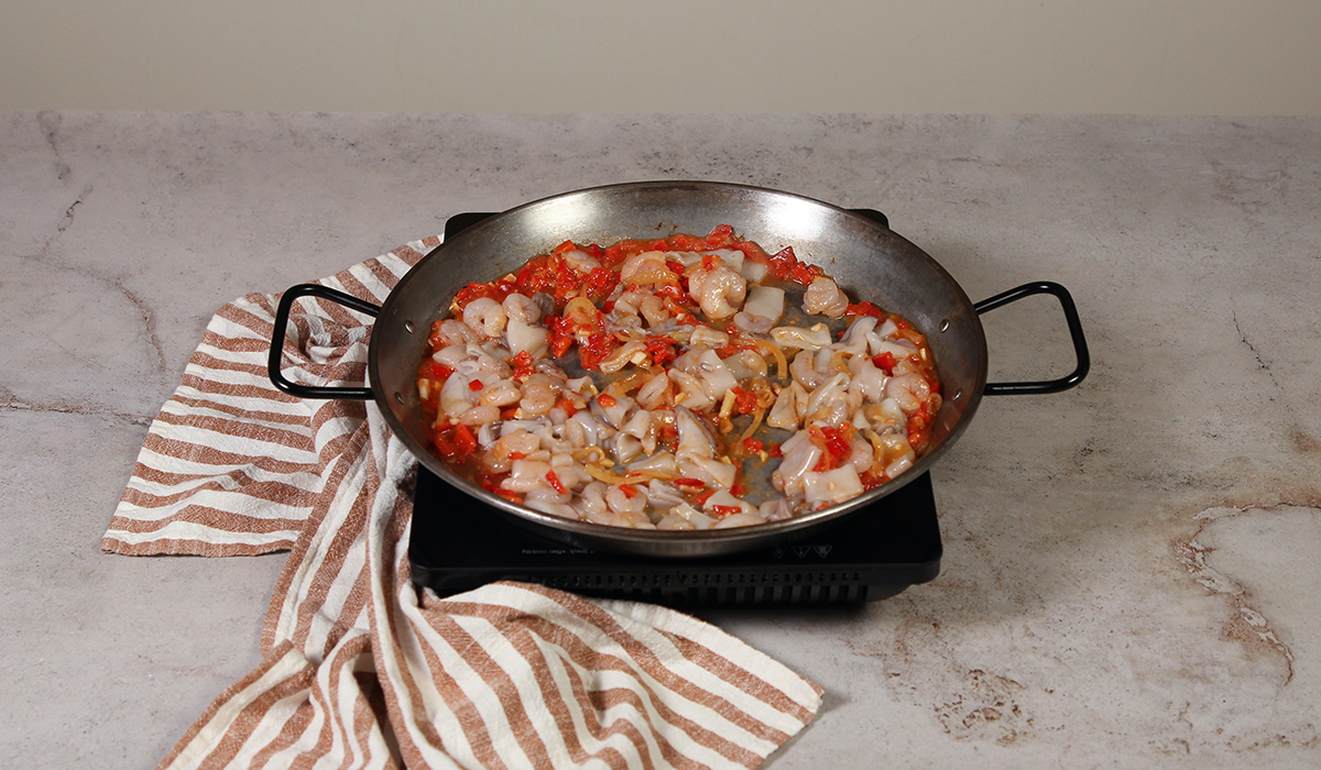 arroz con chipirones y gambas cocinado